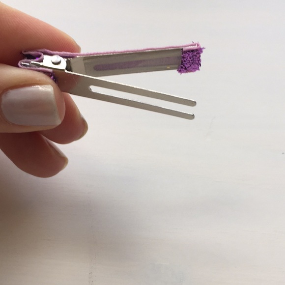 Handmade Floral Bow with 3 Glitter Clips 💐 - Picture 2 of 2